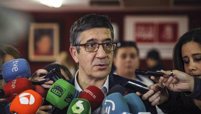 Sánchez encarga a Patxi López y Vara la política territorial