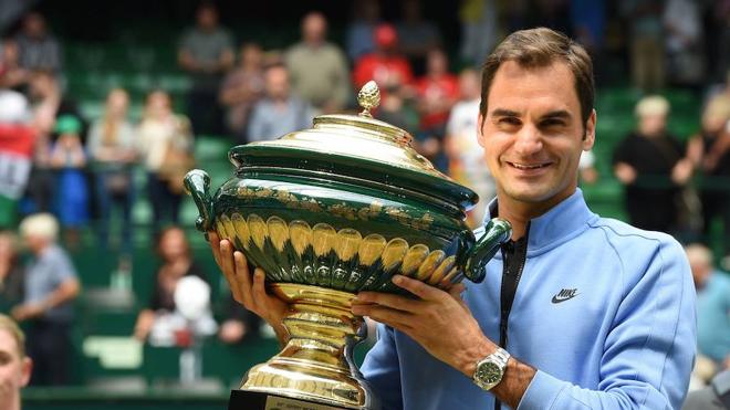 Federer barre a Zverev en la final de Halle