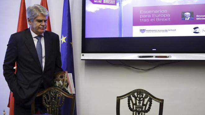 Dastis, sobre el 'Brexit': «Podemos continuar sin ellos»