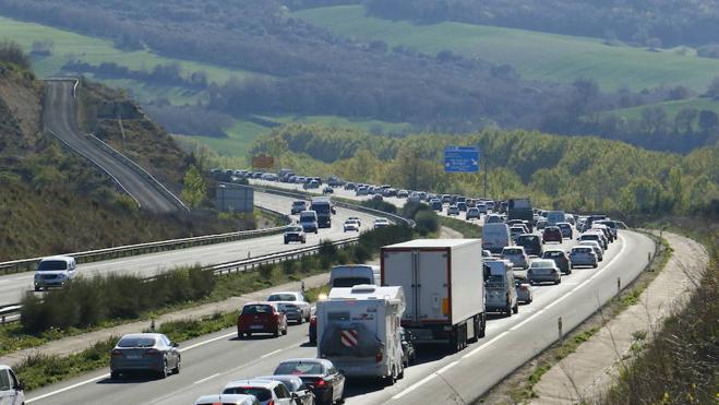 Escasas incidencias en las carreteras en la primera salida del verano