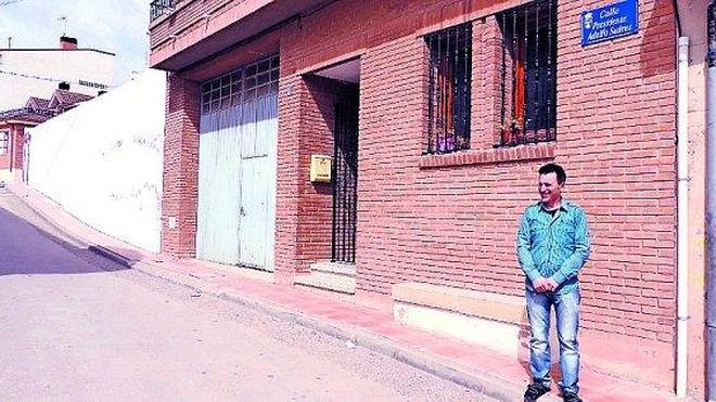 Aldeanueva estrena el nombre de Adolfo Suárez en una calle