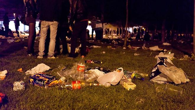 El 'trabajo' que da el botellón