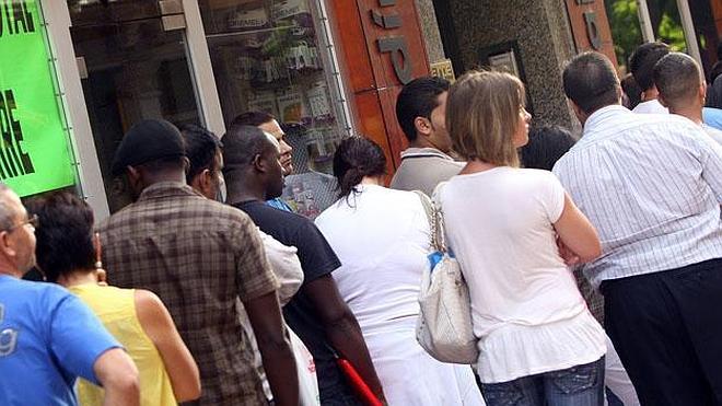 El paro baja en 1.132 personas en La Rioja, hasta 26.728 desempleados