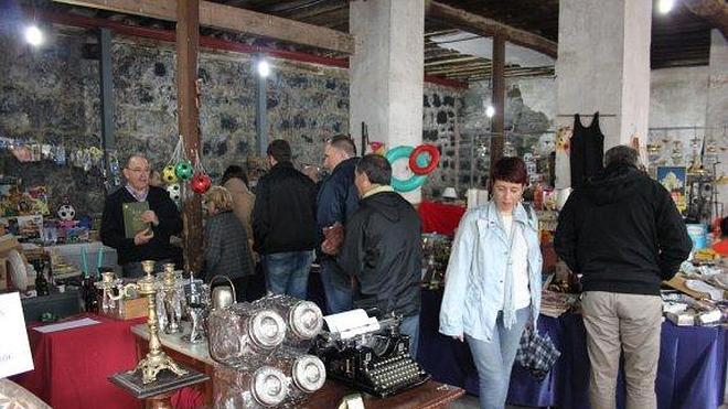 La I Feria de Coleccionismo de Arnedo acoge este sábado a 14 anticuarios