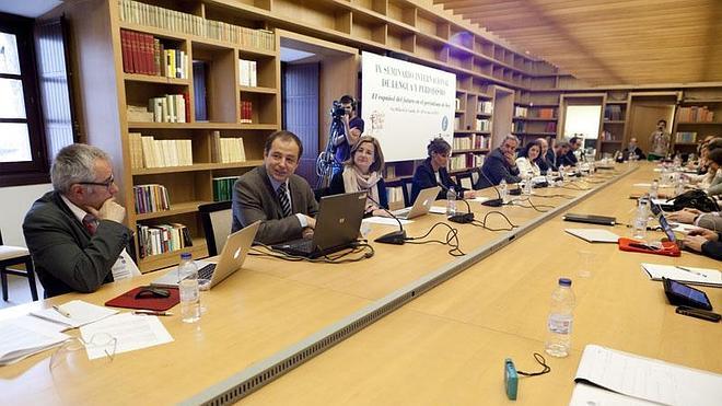 Helena Hernández, de la RAE, reclama "cuidado y responsabilidad" al escribir en Internet