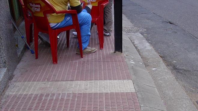 Una terraza que se come la acera