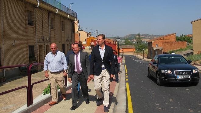 Más iluminación, árboles y mobiliario urbano en el barrio de las bodegas de Alberite