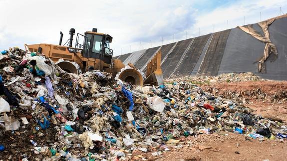 400 kilos de basura por riojano