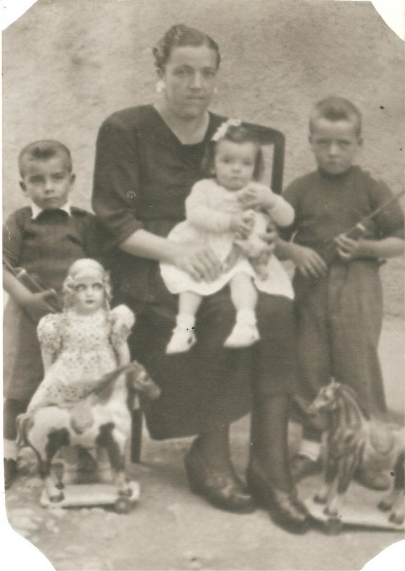 Retrato de familia de Aguilar en los años 40