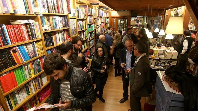 Santos Ochoa cierra su histórica tienda de Sagasta y amplía su centro de la Gran Vía