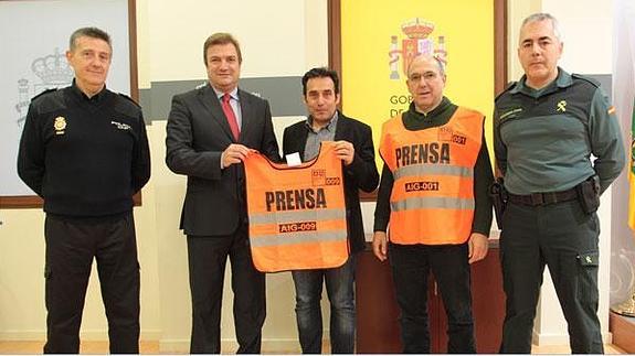 Informadores gráficos riojanos llevarán chalecos profesionales para identificarse