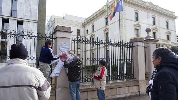 PAH La Rioja recuerda que los derechos «no son una broma» y exige «que la vivienda digna sea una realidad»