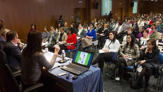 Sanz aboga por la educación para conseguir «una verdadera igualdad»