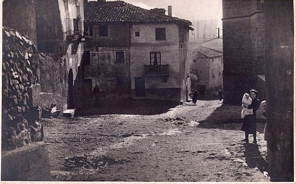 Arenzana de Abajo, en 1945