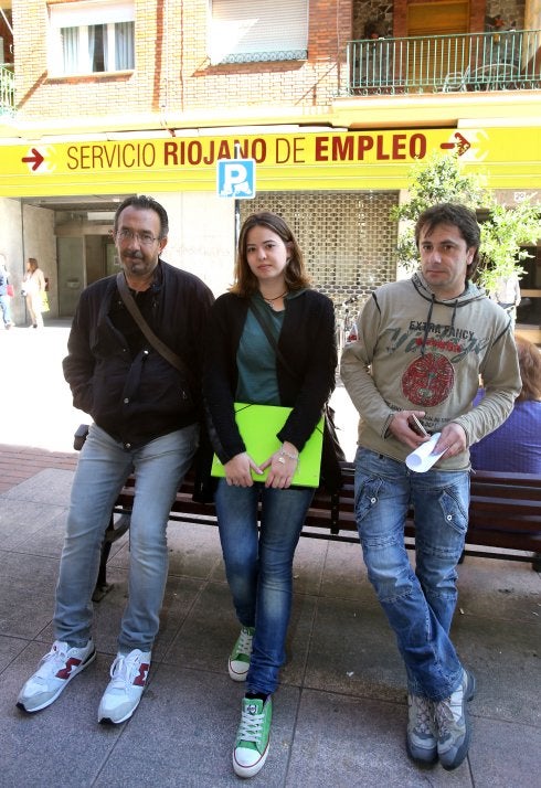 El paro hace cola, ajeno al 24M