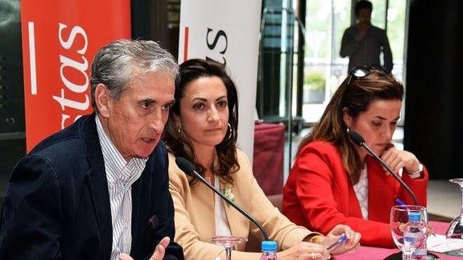 Jáuregui garantiza que el PSOE «reconstruirá el contrato social» roto por el Gobierno del PP