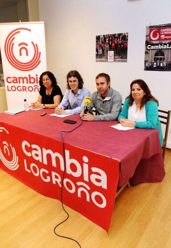 Cambia promete «a medio plazo» cumplir la Ley de Dependencia en su totalidad