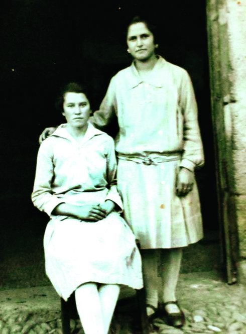 Retrato de dos amigas de Arenzana en 1930