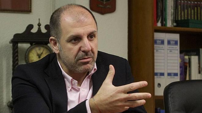 Legarra: «Lo de Ceniceros es una continuidad teledirigida por Sanz»