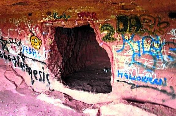 Las históricas cuevas de Peñaescalera de Nájera, objeto de actos vandálicos