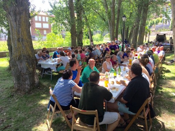 La fiesta de San Martín reúne a 160 personas