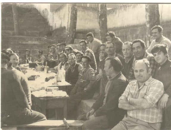 Comida en Arenzana tras la tractorada