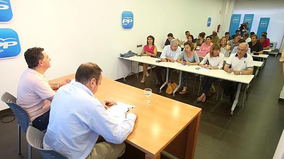 Sanz: «Nadie puede tomar una decisión unilateral contra la Constitución»