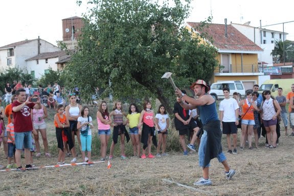 En Corera se lanza el azadón