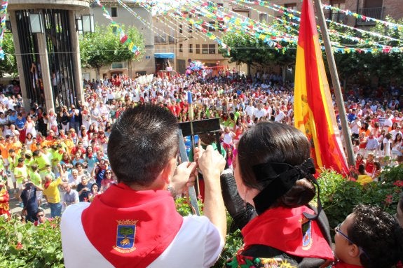 Cohete festivo, con vino y agua