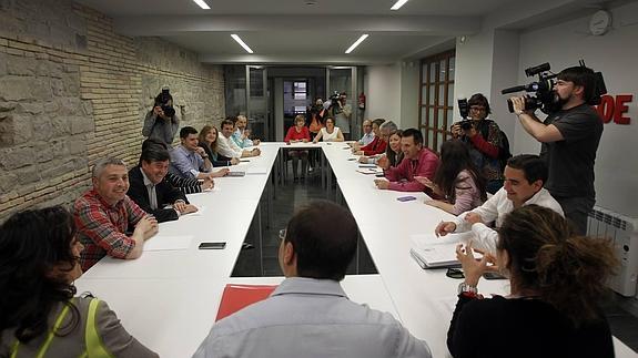 Luena prevé para principios del 2016 la elección del nuevo líder del PSOE en La Rioja