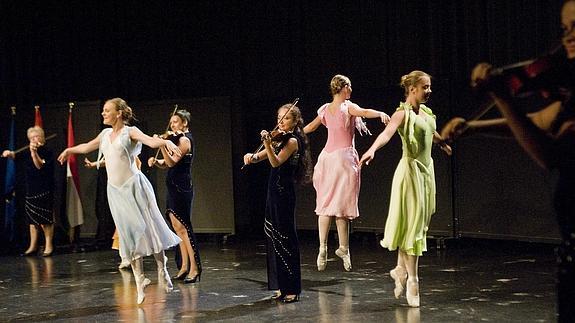 El grupo ruso de danza 'Olesya Petrasen' cierra en Logroño el Festival de Instrumentos Populares