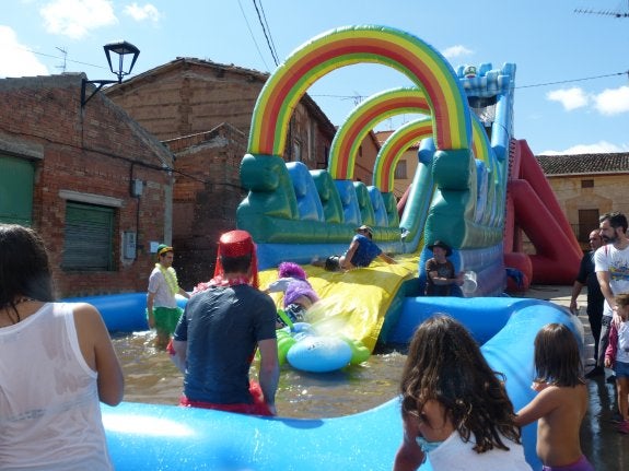 Las fiestas acaban con una comida popular