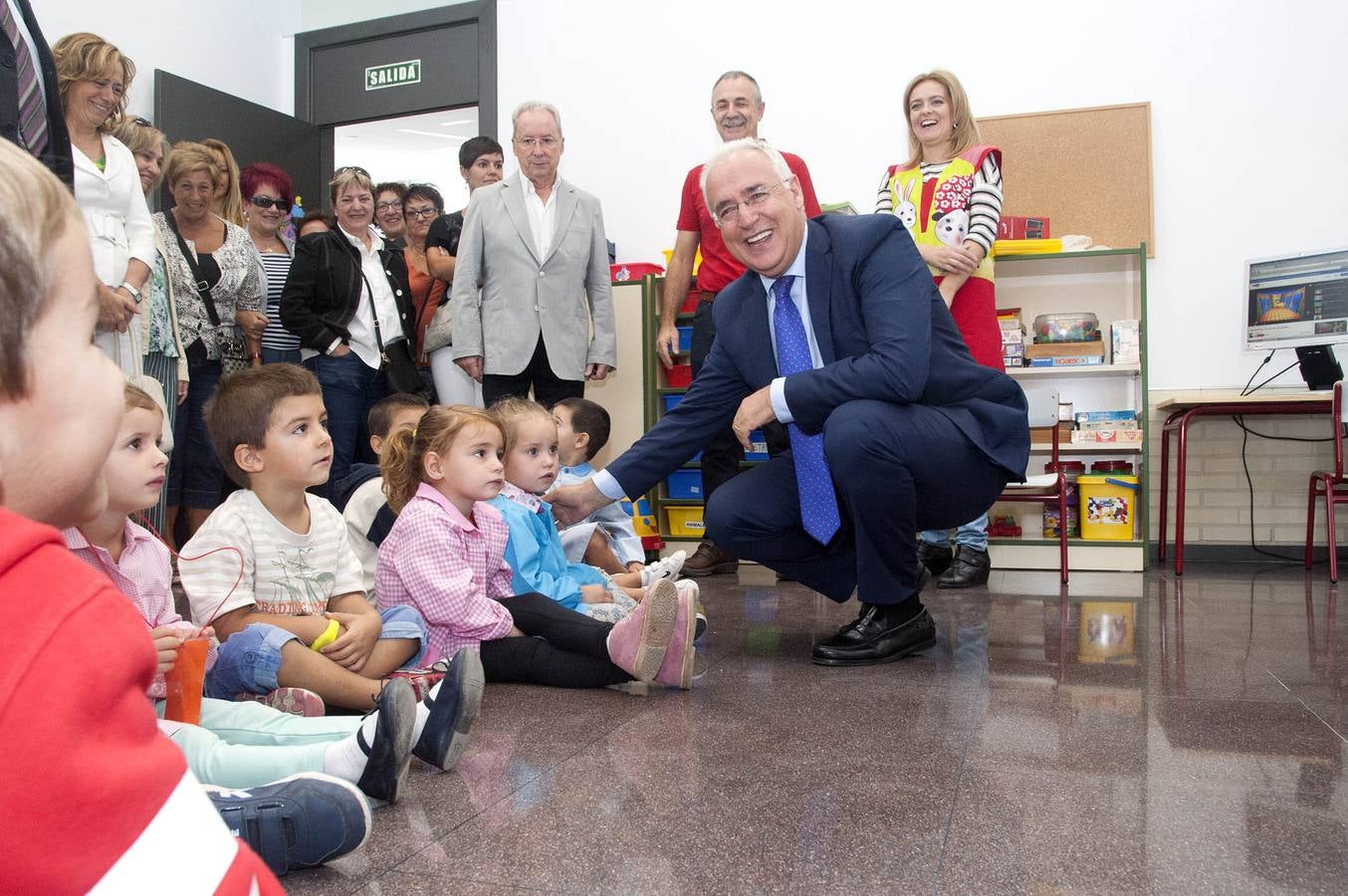 Ceniceros inaugura el colegio de Alcanadre