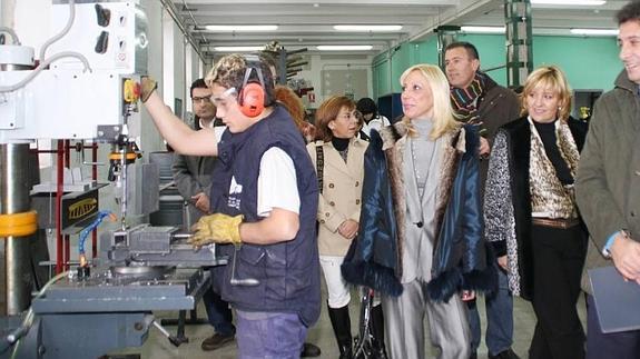 La Fundación Mapfre empuja el mercado laboral para jóvenes y mayores de 50