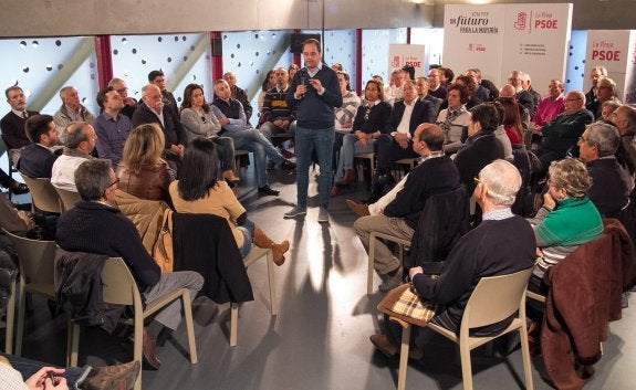 «Sólo el PSOE garantiza la seguridad de las pensiones», advierte Luena