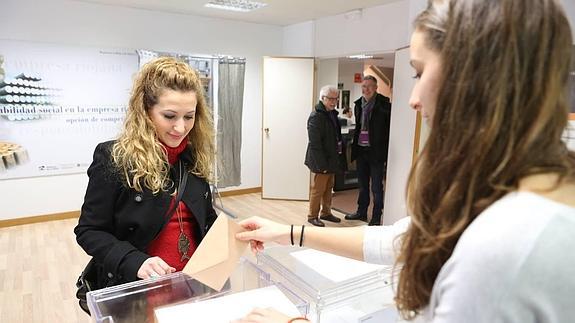 Los candidatos riojanos votan