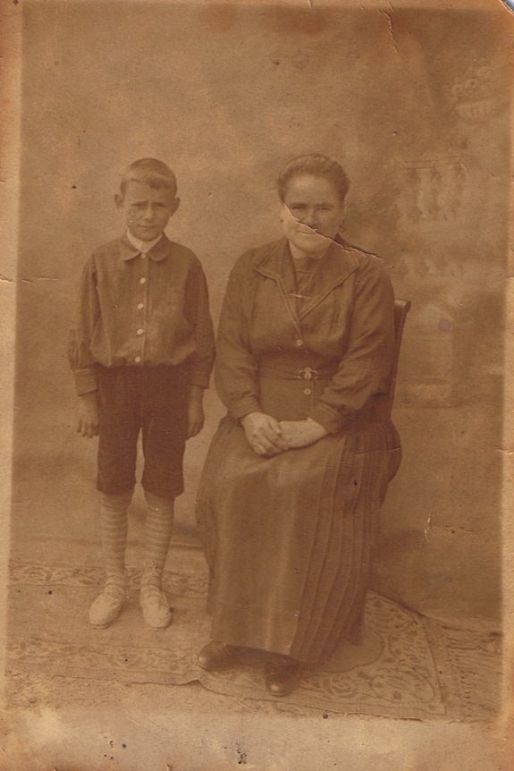 Retrato de dos vecinos de Valgañón hace un siglo