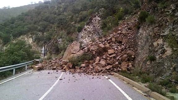 Las lluvias provocan desprendimientos en las carreteras riojanas
