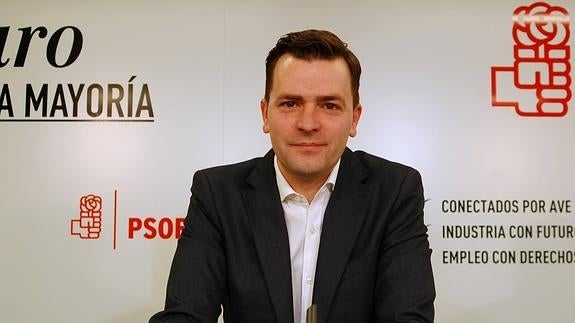 El PSOE pide bases de ambulancias en más localidades