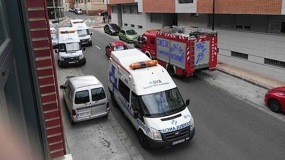 Un joven cae desde un edificio en Villamediana