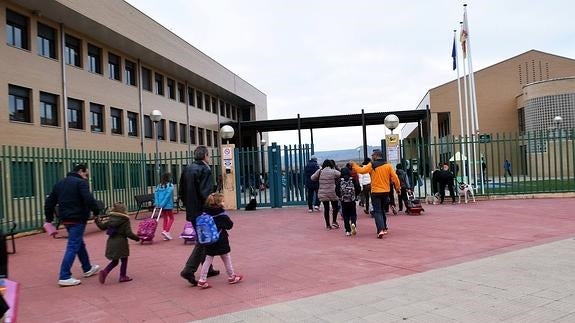 CEAPA pide a los padres que no lleven a sus hijos a clase el día de la 'reválida'