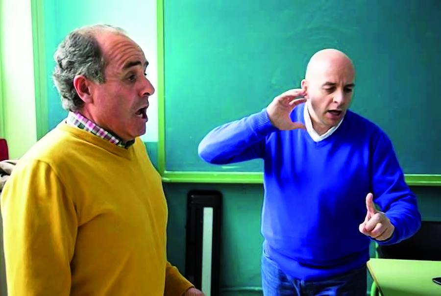 La clase se despide en el escenario