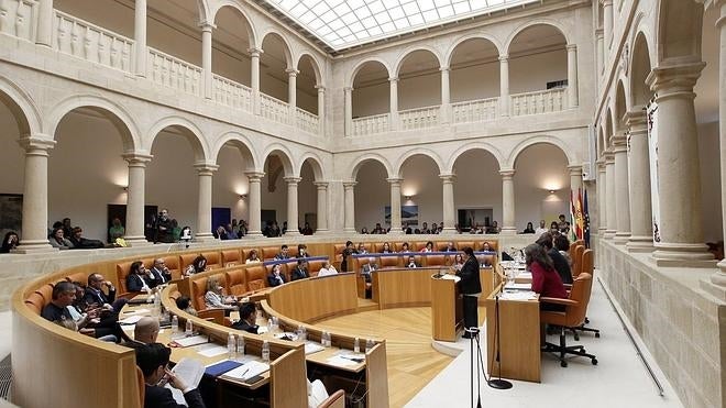 La oposición critica el «enrocamiento» del PP sobre el pacto sanitario