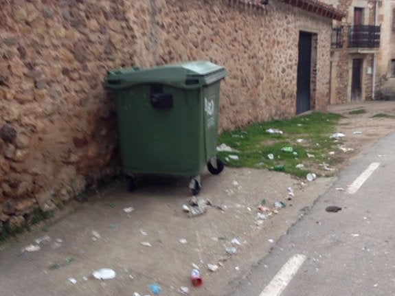 Canales, y los restos de la basura