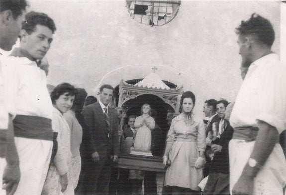 Procesión en Valdemadera en los años 50