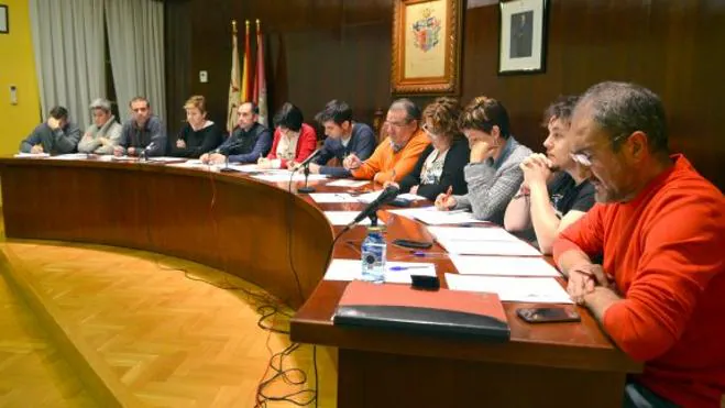 El PSOE denuncia que PP e IU preparan una moción de censura en Fuenmayor