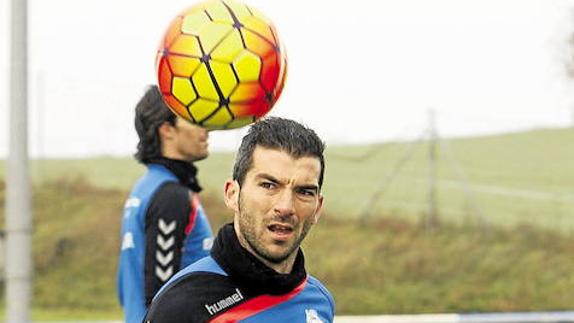 El Tenerife ficha al riojano Iñaki Sáenz, procedente del Alavés