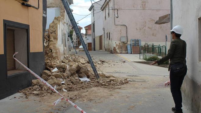 Un viandante resulta herido tras el derrumbe de una pared en Pradejón