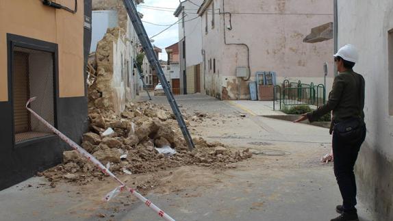 Un viandante resulta herido tras el derrumbe de una pared en Pradejón