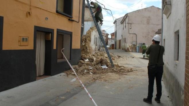 Herido un vecino de Pradejón al desplomarse un muro en un derribo